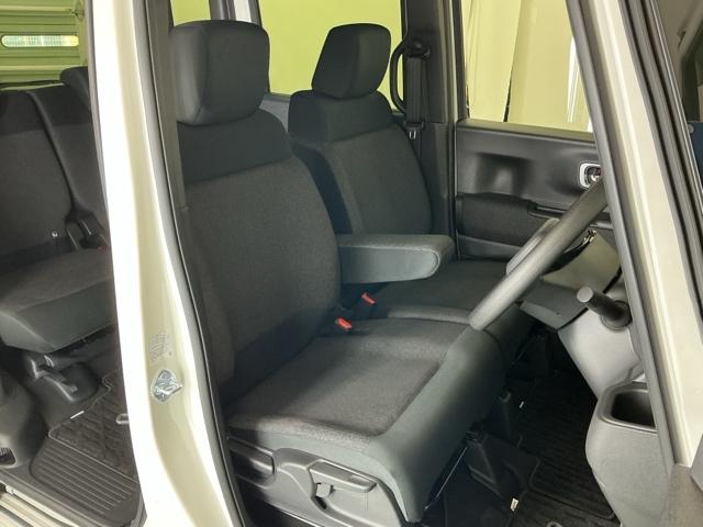 N-BOXカスタム ベースグレード ドラレコ ナビ Rカメラ ブルートゥース Pソナー レーダーブレーキサポート ETC装備 定期点検記録簿 地デジ対応 サイドエアバック Sヒータ スマートキー&プッシュスタート 横滑り防止 USB(23枚目)