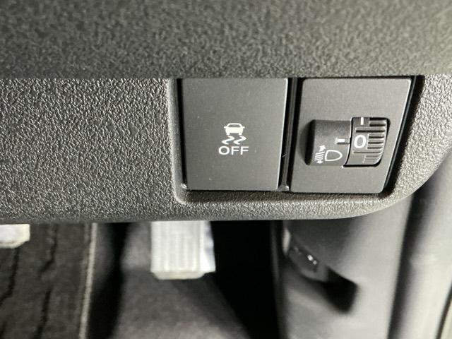 N-BOXカスタム ベースグレード ドラレコ ナビ Rカメラ ブルートゥース Pソナー レーダーブレーキサポート ETC装備 定期点検記録簿 地デジ対応 サイドエアバック Sヒータ スマートキー&プッシュスタート 横滑り防止 USB(28枚目)