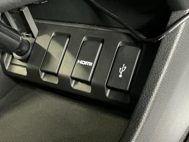 �t�r�a���͒[�q���Ă܂��B�t�r�a��������ڑ����ĉ��y�t�@�C���A�摜�t�@�C���A����t�@�C���Ȃǂ��i�r��ʂŊy���߂܂��@���ꕔ�̃f�B�X�v���C�I�[�f�B�I�A�b�c�`���[�i�[�̏ꍇ�͉��y�t�@�C���݂̂ƂȂ�܂�