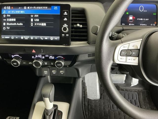 フィット ｅ：ＨＥＶクロスター　ナビ　Ｒカメラ　ブルートゥース　フルセグ　スマキー　ソナー　カーテンエアバック　セキュリティーアラーム　クルコン　ＥＴＣ装備　パワーウィンド　ＵＳＢ接続　ＬＥＤヘッドライト　ドラレコ付き　Ｂカメラ（3枚目）