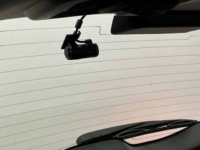 フィット ｅ：ＨＥＶクロスター　ナビ　Ｒカメラ　ブルートゥース　フルセグ　スマキー　ソナー　カーテンエアバック　セキュリティーアラーム　クルコン　ＥＴＣ装備　パワーウィンド　ＵＳＢ接続　ＬＥＤヘッドライト　ドラレコ付き　Ｂカメラ（15枚目）