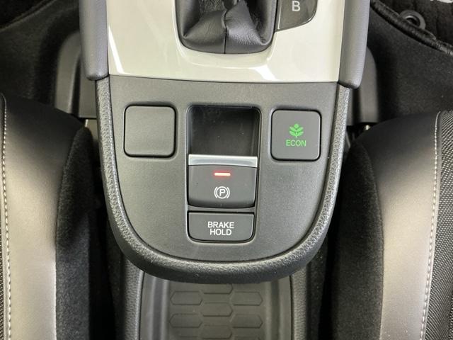 フィット ｅ：ＨＥＶクロスター　ナビ　Ｒカメラ　ブルートゥース　フルセグ　スマキー　ソナー　カーテンエアバック　セキュリティーアラーム　クルコン　ＥＴＣ装備　パワーウィンド　ＵＳＢ接続　ＬＥＤヘッドライト　ドラレコ付き　Ｂカメラ（18枚目）