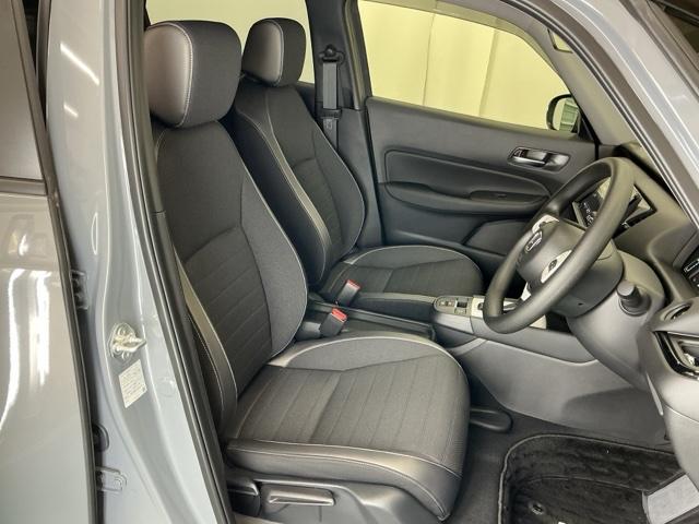 フィット ｅ：ＨＥＶクロスター　ナビ　Ｒカメラ　ブルートゥース　フルセグ　スマキー　ソナー　カーテンエアバック　セキュリティーアラーム　クルコン　ＥＴＣ装備　パワーウィンド　ＵＳＢ接続　ＬＥＤヘッドライト　ドラレコ付き　Ｂカメラ（24枚目）