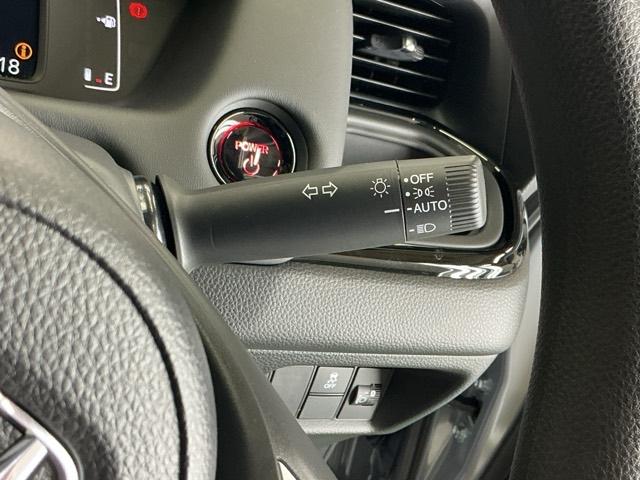 フィット ｅ：ＨＥＶクロスター　ナビ　Ｒカメラ　ブルートゥース　フルセグ　スマキー　ソナー　カーテンエアバック　セキュリティーアラーム　クルコン　ＥＴＣ装備　パワーウィンド　ＵＳＢ接続　ＬＥＤヘッドライト　ドラレコ付き　Ｂカメラ（27枚目）