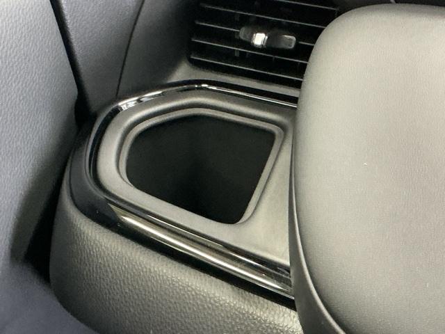 フィット ｅ：ＨＥＶクロスター　ナビ　Ｒカメラ　ブルートゥース　フルセグ　スマキー　ソナー　カーテンエアバック　セキュリティーアラーム　クルコン　ＥＴＣ装備　パワーウィンド　ＵＳＢ接続　ＬＥＤヘッドライト　ドラレコ付き　Ｂカメラ（53枚目）