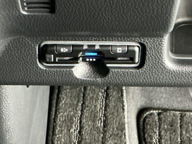 Ｎ－ＷＧＮカスタム Ｌ　ディスプレイオーディオ　Ｒカメラ　ブルートゥース　ＬＥＤヘットライト　サイドエアバッグ　ＵＳＢポート　記録簿　コーナーセンサー　キーレス　エアバッグ　オートエアコン　ＥＴＣ　シートヒータ　クルコン（13枚目）