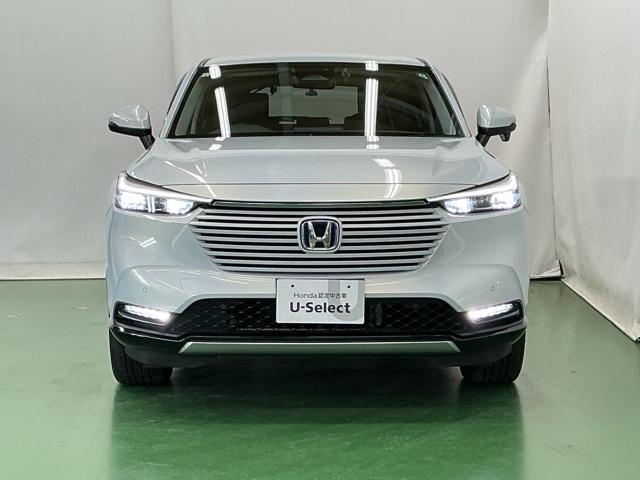 ヴェゼル ｅ：ＨＥＶＺ　ドラレコ　ナビ　Ｒカメラ　ブルートゥース　地上デジタル　ＵＳＢ入力　ハンズフリーテールゲート　シートＨ　サイドエアＢ　パークセンサー　リヤカメラ　点検記録簿　ＬＥＤヘットライト　ＥＳＣ　パワステ（6枚目）