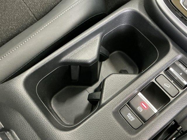 ヴェゼル ｅ：ＨＥＶＺ　ドラレコ　ナビ　Ｒカメラ　ブルートゥース　地上デジタル　ＵＳＢ入力　ハンズフリーテールゲート　シートＨ　サイドエアＢ　パークセンサー　リヤカメラ　点検記録簿　ＬＥＤヘットライト　ＥＳＣ　パワステ（20枚目）