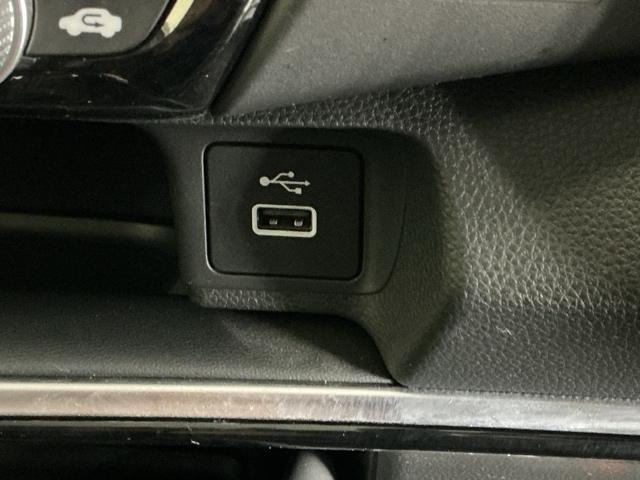 ヴェゼル ｅ：ＨＥＶＺ　ドラレコ　ナビ　Ｒカメラ　ブルートゥース　地上デジタル　ＵＳＢ入力　ハンズフリーテールゲート　シートＨ　サイドエアＢ　パークセンサー　リヤカメラ　点検記録簿　ＬＥＤヘットライト　ＥＳＣ　パワステ（21枚目）