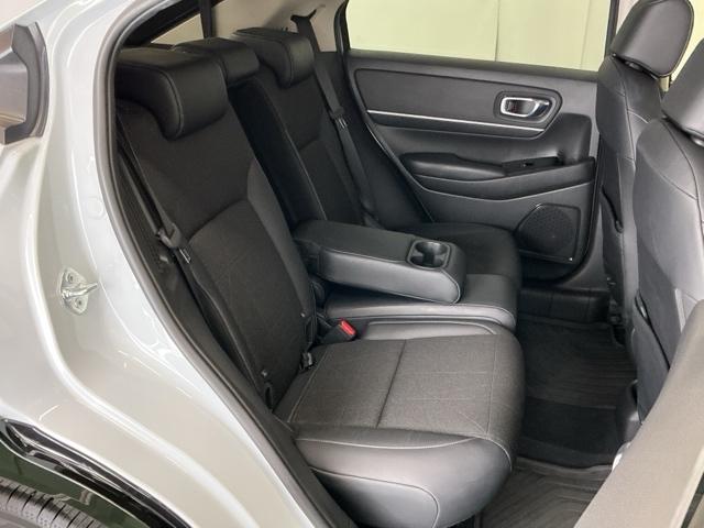 ヴェゼル ｅ：ＨＥＶＺ　ドラレコ　ナビ　Ｒカメラ　ブルートゥース　地上デジタル　ＵＳＢ入力　ハンズフリーテールゲート　シートＨ　サイドエアＢ　パークセンサー　リヤカメラ　点検記録簿　ＬＥＤヘットライト　ＥＳＣ　パワステ（28枚目）