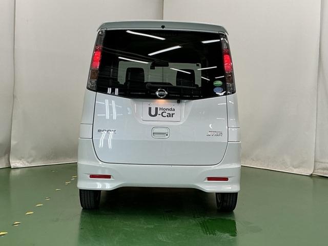 ルークス ハイウェイスター　ナビ　ＣＤ　ＥＴＣ　ＤＶＤ　ＴＶ　ＨＩＤ　盗難防止付き　ベンチ席　全席ＰＷ　スマートキープッシュスタート　運転席助手席エアバック　メンテナンスノート　オ－トエアコン　両側スライド片側電動ドア　パワステ（9枚目）