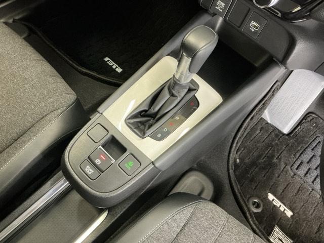 フィット e:HEVホーム ドラレコ ナビ Rカメラ ブルートゥース コーナーセンサ Bモニ ETC搭載 カーテンエアバッグ イモビライザー 記録簿付 ECON AUTOライト LEDヘッドランプ USB スマートキ エアバック(18枚目)