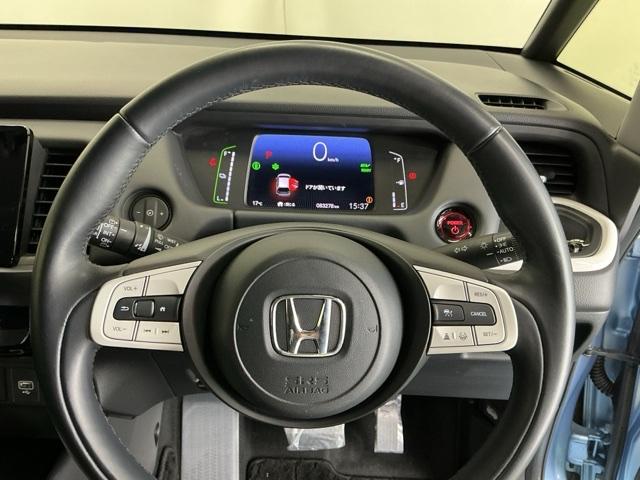 フィット e:HEVホーム ドラレコ ナビ Rカメラ ブルートゥース コーナーセンサ Bモニ ETC搭載 カーテンエアバッグ イモビライザー 記録簿付 ECON AUTOライト LEDヘッドランプ USB スマートキ エアバック(25枚目)