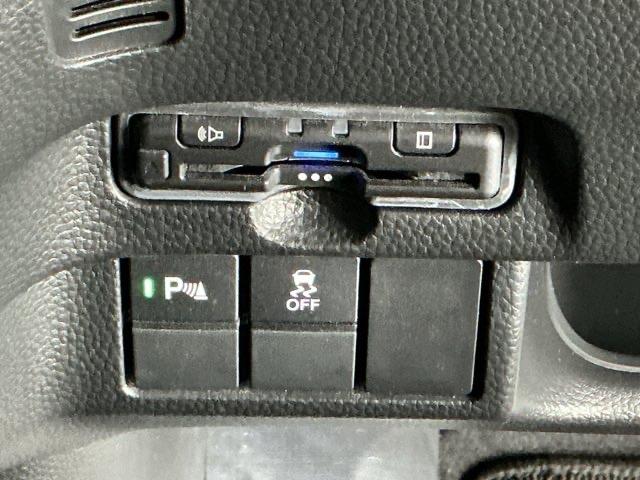 Ｎ－ＢＯＸカスタム Ｌ　ドラレコ　ナビ　Ｒカメラ　ブルートゥース　両席エアバック　左右電動スライドドア　Ｂモニタ　ブレーキサポート　セキュリティー　ＬＥＤランプ　キーレスエントリー　記録簿　ＳＲＳ　横滑り防止機能　スマートキ（15枚目）
