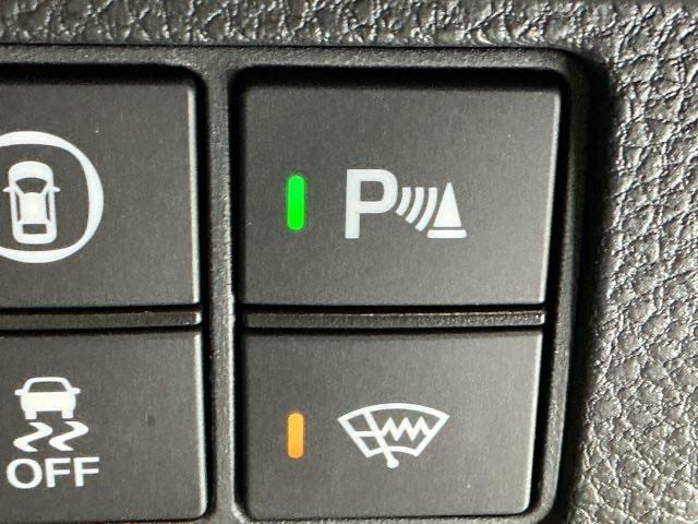 ヴェゼル ｅ：ＨＥＶＺ　ナビ　Ｒカメラ　ブルートゥース　フルセグ　地上デジタル　ＵＳＢ入力　シートＨ　サイドエアＢ　パークセンサー　リヤカメラ　点検記録簿　ＬＥＤヘットライト　ＥＳＣ　パワステ　ＡＡＣ　エアバック　ＡＢＳ（23枚目）