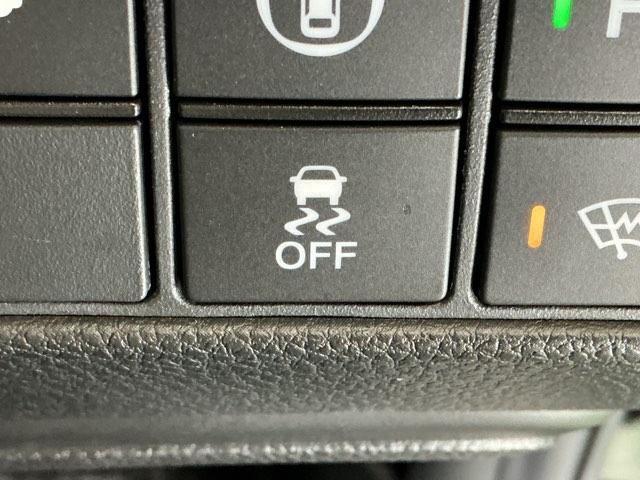 ヴェゼル ｅ：ＨＥＶＺ　ナビ　Ｒカメラ　ブルートゥース　フルセグ　地上デジタル　ＵＳＢ入力　シートＨ　サイドエアＢ　パークセンサー　リヤカメラ　点検記録簿　ＬＥＤヘットライト　ＥＳＣ　パワステ　ＡＡＣ　エアバック　ＡＢＳ（29枚目）