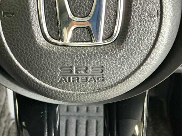 ヴェゼル ｅ：ＨＥＶＺ　ナビ　Ｒカメラ　ブルートゥース　フルセグ　地上デジタル　ＵＳＢ入力　シートＨ　サイドエアＢ　パークセンサー　リヤカメラ　点検記録簿　ＬＥＤヘットライト　ＥＳＣ　パワステ　ＡＡＣ　エアバック　ＡＢＳ（53枚目）