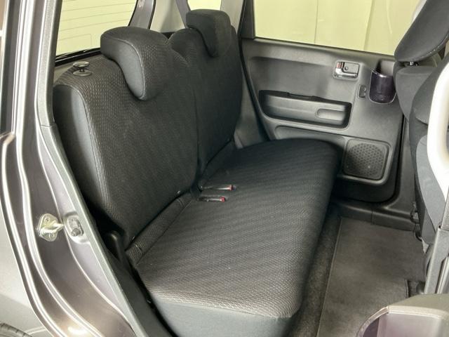 �t���b�g�ȏ��ƕG���⓪��X�y�[�X�ȂǏ\���ȍL��������܂�