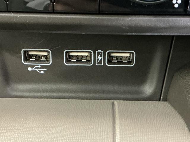 �Q�D�T�A���y�A�}���t�r�a�`���[�W���[���ځB�X�}�[�g�t�H���Ȃǂ̏[�d�ɂƂ��Ă��֗��ł�