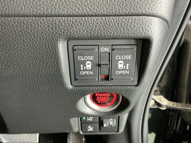 N-BOXカスタム Lターボ ナビ Rカメラ ブルートゥース フルセグ 両側電動D セキュリティアラーム 誤発信抑制 フルオートエアコン Sヒーター LEDランプ Bカメ アクティブクルーズコントロール サイドカーテンエアバック(25枚目)