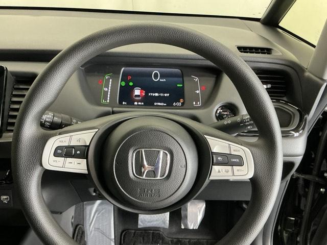 フィット ｅ：ＨＥＶクロスター　ドラレコ　Ｒカメラ　ＣＤ　ＥＴＣ　ワンセグ　インテリキー　キーフリー　ＬＥＤヘットライト　イモビライザー　サイドカーテンエアバック　Ｃソナー　クルコン　パワーウインドウ　エアコン　ＵＳＢ　記録簿（24枚目）