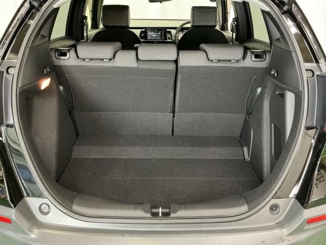 フィット ｅ：ＨＥＶクロスター　ドラレコ　Ｒカメラ　ＣＤ　ＥＴＣ　ワンセグ　インテリキー　キーフリー　ＬＥＤヘットライト　イモビライザー　サイドカーテンエアバック　Ｃソナー　クルコン　パワーウインドウ　エアコン　ＵＳＢ　記録簿（27枚目）