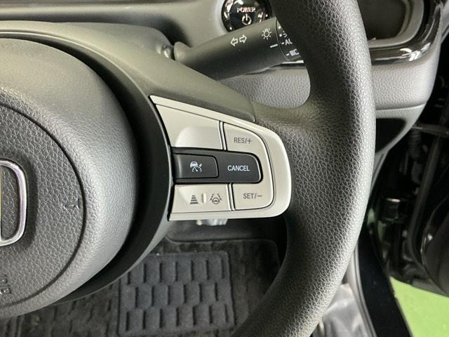 フィット ｅ：ＨＥＶクロスター　ドラレコ　Ｒカメラ　ＣＤ　ＥＴＣ　ワンセグ　インテリキー　キーフリー　ＬＥＤヘットライト　イモビライザー　サイドカーテンエアバック　Ｃソナー　クルコン　パワーウインドウ　エアコン　ＵＳＢ　記録簿（55枚目）