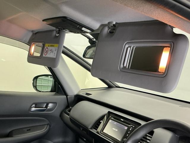 フィット ｅ：ＨＥＶクロスター　ドラレコ　Ｒカメラ　ＣＤ　ＥＴＣ　ワンセグ　インテリキー　キーフリー　ＬＥＤヘットライト　イモビライザー　サイドカーテンエアバック　Ｃソナー　クルコン　パワーウインドウ　エアコン　ＵＳＢ　記録簿（59枚目）