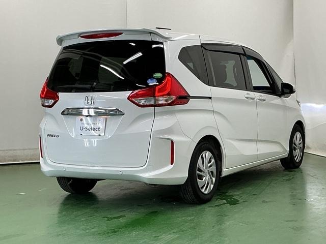 フリード Ｇ・ホンダセンシング　ナビ　Ｒカメラ　ブルートゥース　フルセグ　Ｗ電動ドア　キーフリ　スマートキーシステム　イモビ　ＵＳＢポート　カラーバックモニター　横滑防止装置　ＬＥＤランプ　整備点検記録簿　エアコン　クルコン　ＳＲＳ（8枚目）