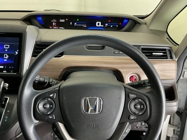 フリード Ｇ・ホンダセンシング　ナビ　Ｒカメラ　ブルートゥース　フルセグ　Ｗ電動ドア　キーフリ　スマートキーシステム　イモビ　ＵＳＢポート　カラーバックモニター　横滑防止装置　ＬＥＤランプ　整備点検記録簿　エアコン　クルコン　ＳＲＳ（23枚目）