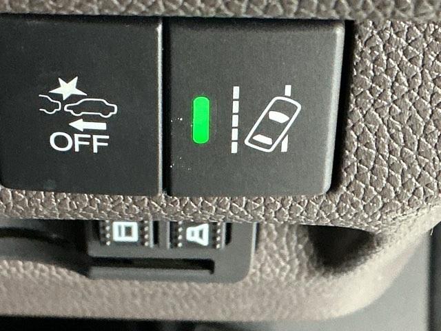 フリード Ｇ・ホンダセンシング　ナビ　Ｒカメラ　ブルートゥース　フルセグ　Ｗ電動ドア　キーフリ　スマートキーシステム　イモビ　ＵＳＢポート　カラーバックモニター　横滑防止装置　ＬＥＤランプ　整備点検記録簿　エアコン　クルコン　ＳＲＳ（27枚目）