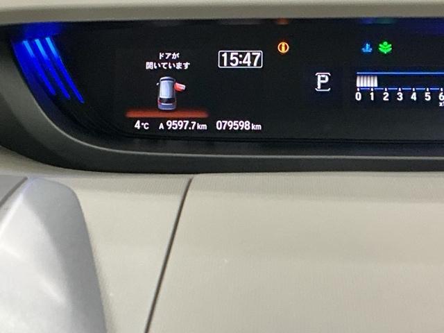フリード Ｇ・ホンダセンシング　ナビ　Ｒカメラ　ブルートゥース　フルセグ　Ｗ電動ドア　キーフリ　スマートキーシステム　イモビ　ＵＳＢポート　カラーバックモニター　横滑防止装置　ＬＥＤランプ　整備点検記録簿　エアコン　クルコン　ＳＲＳ（35枚目）