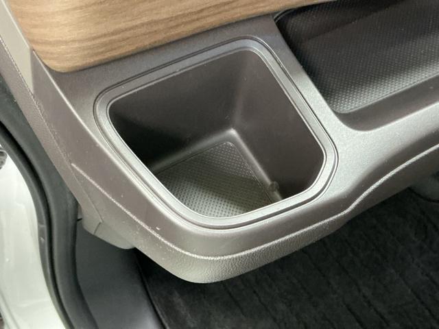 フリード Ｇ・ホンダセンシング　ナビ　Ｒカメラ　ブルートゥース　フルセグ　Ｗ電動ドア　キーフリ　スマートキーシステム　イモビ　ＵＳＢポート　カラーバックモニター　横滑防止装置　ＬＥＤランプ　整備点検記録簿　エアコン　クルコン　ＳＲＳ（57枚目）