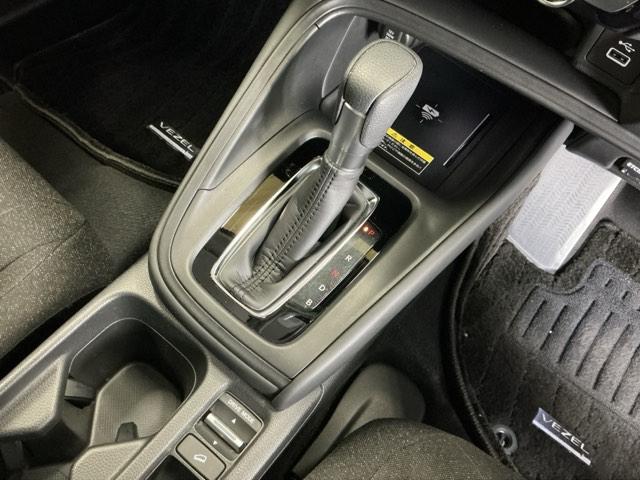 ヴェゼル ｅ：ＨＥＶＸ　ドラレコ　ナビ　Ｒカメラ　ブルートゥース　フルオートエアコン　ソナー　イモビ　エアバッグ　Ｂカメ　フルセグテレビ　記録簿　キーレスエントリー　カーテンエアバック　パワーウインドウ　アイドリング　ＶＳＡ（18枚目）