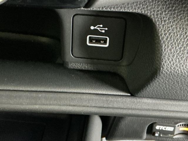 ヴェゼル ｅ：ＨＥＶＸ　ドラレコ　ナビ　Ｒカメラ　ブルートゥース　フルオートエアコン　ソナー　イモビ　エアバッグ　Ｂカメ　フルセグテレビ　記録簿　キーレスエントリー　カーテンエアバック　パワーウインドウ　アイドリング　ＶＳＡ（20枚目）