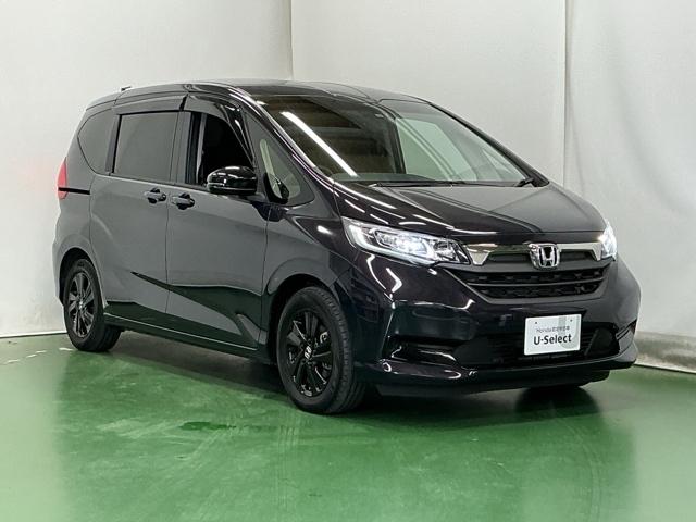 フリード Ｇブラックスタイル　ナビ　Ｒカメラ　ブルートゥース　フルセグ　シートヒータ　三列シート　イモビ　横滑り防止　両電動スライドドア　コーナーセンサー　記録簿　リアカメラ　オートエアコン　クルコン　キーフリー　スマートキー（7枚目）