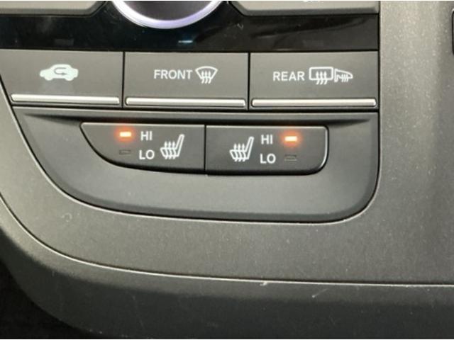 フリード Ｇブラックスタイル　ナビ　Ｒカメラ　ブルートゥース　フルセグ　シートヒータ　三列シート　イモビ　横滑り防止　両電動スライドドア　コーナーセンサー　記録簿　リアカメラ　オートエアコン　クルコン　キーフリー　スマートキー（14枚目）