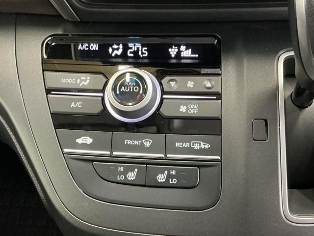 フリード Ｇブラックスタイル　ナビ　Ｒカメラ　ブルートゥース　フルセグ　シートヒータ　三列シート　イモビ　横滑り防止　両電動スライドドア　コーナーセンサー　記録簿　リアカメラ　オートエアコン　クルコン　キーフリー　スマートキー（15枚目）