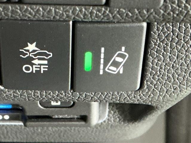 フリード Ｇブラックスタイル　ナビ　Ｒカメラ　ブルートゥース　フルセグ　シートヒータ　三列シート　イモビ　横滑り防止　両電動スライドドア　コーナーセンサー　記録簿　リアカメラ　オートエアコン　クルコン　キーフリー　スマートキー（26枚目）