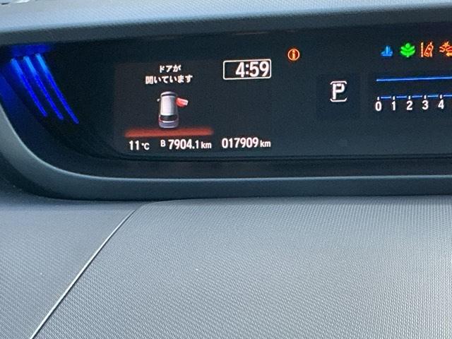 フリード Ｇブラックスタイル　ナビ　Ｒカメラ　ブルートゥース　フルセグ　シートヒータ　三列シート　イモビ　横滑り防止　両電動スライドドア　コーナーセンサー　記録簿　リアカメラ　オートエアコン　クルコン　キーフリー　スマートキー（34枚目）