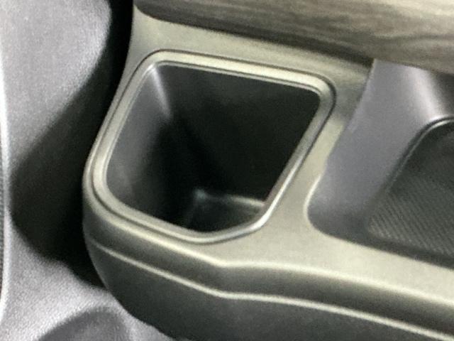 フリード Ｇブラックスタイル　ナビ　Ｒカメラ　ブルートゥース　フルセグ　シートヒータ　三列シート　イモビ　横滑り防止　両電動スライドドア　コーナーセンサー　記録簿　リアカメラ　オートエアコン　クルコン　キーフリー　スマートキー（49枚目）