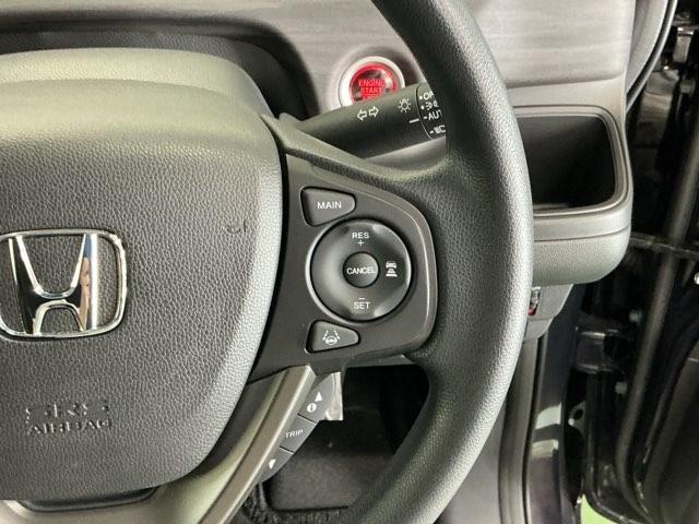 フリード Ｇブラックスタイル　ナビ　Ｒカメラ　ブルートゥース　フルセグ　シートヒータ　三列シート　イモビ　横滑り防止　両電動スライドドア　コーナーセンサー　記録簿　リアカメラ　オートエアコン　クルコン　キーフリー　スマートキー（60枚目）