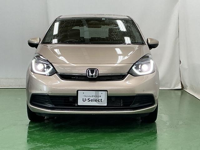 フィット ホーム　ドラレコ　ナビ　Ｒカメラ　ＣＤ　ＥＴＣ　カーテンエアバック　誤発進抑制機能　前後障害物センサー　ＶＳＡ　イモビライザー　スマ－トキ－　ＵＳＢ　オートライト　ＬＥＤヘッドライト　クルコン　ＡＢＳ　記録簿（6枚目）