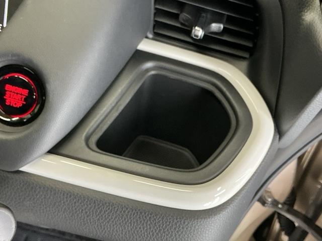 フィット ホーム　ドラレコ　ナビ　Ｒカメラ　ＣＤ　ＥＴＣ　カーテンエアバック　誤発進抑制機能　前後障害物センサー　ＶＳＡ　イモビライザー　スマ－トキ－　ＵＳＢ　オートライト　ＬＥＤヘッドライト　クルコン　ＡＢＳ　記録簿（18枚目）