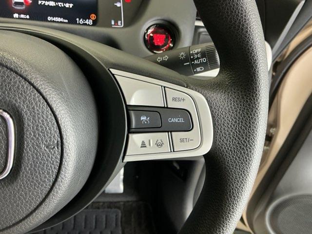 フィット ホーム　ドラレコ　ナビ　Ｒカメラ　ＣＤ　ＥＴＣ　カーテンエアバック　誤発進抑制機能　前後障害物センサー　ＶＳＡ　イモビライザー　スマ－トキ－　ＵＳＢ　オートライト　ＬＥＤヘッドライト　クルコン　ＡＢＳ　記録簿（54枚目）