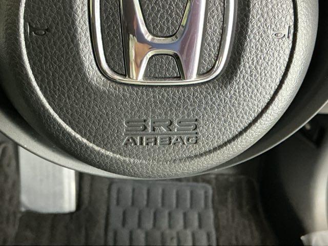 フィット ホーム　ドラレコ　ナビ　Ｒカメラ　ＣＤ　ＥＴＣ　カーテンエアバック　誤発進抑制機能　前後障害物センサー　ＶＳＡ　イモビライザー　スマ－トキ－　ＵＳＢ　オートライト　ＬＥＤヘッドライト　クルコン　ＡＢＳ　記録簿（55枚目）