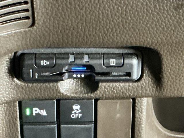 Ｎ－ＢＯＸ Ｌ・ターボ　ナビ　Ｒカメラ　ブルートゥース　フルセグ　地デジチューナー　コーナーソナー　衝突軽減システム　ベンチシート　リアカメラ　サイドカーテンエアバック　ＤＶＤ再生可　オートクルーズコントロール　ＬＥＤライト（13枚目）