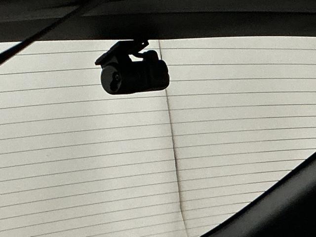 ヴェゼル ｅ：ＨＥＶＰＬａＹ　ドラレコ　ナビ　Ｒカメラ　ブルートゥース　フルセグテレビ　パノラミックルーフ　前後センサー　カーテンエアバック　イモビ　Ａライト　シ－トヒ－タ－　記録簿　衝突軽減装置　ＬＥＤヘッドランプ　ＵＳＢ（14枚目）