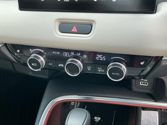 ヴェゼル ｅ：ＨＥＶＰＬａＹ　ドラレコ　ナビ　Ｒカメラ　ブルートゥース　フルセグテレビ　パノラミックルーフ　前後センサー　カーテンエアバック　イモビ　Ａライト　シ－トヒ－タ－　記録簿　衝突軽減装置　ＬＥＤヘッドランプ　ＵＳＢ（17枚目）