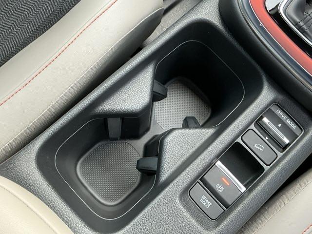 ヴェゼル ｅ：ＨＥＶＰＬａＹ　ドラレコ　ナビ　Ｒカメラ　ブルートゥース　フルセグテレビ　パノラミックルーフ　前後センサー　カーテンエアバック　イモビ　Ａライト　シ－トヒ－タ－　記録簿　衝突軽減装置　ＬＥＤヘッドランプ　ＵＳＢ（20枚目）